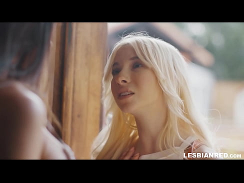 ❤️ La noia torna a casa uns mesos després i s'acaba menjant el cony de la seva madrastra ❤❌ Vídeo de sexe al ca.pornhdvideos.ru ﹏